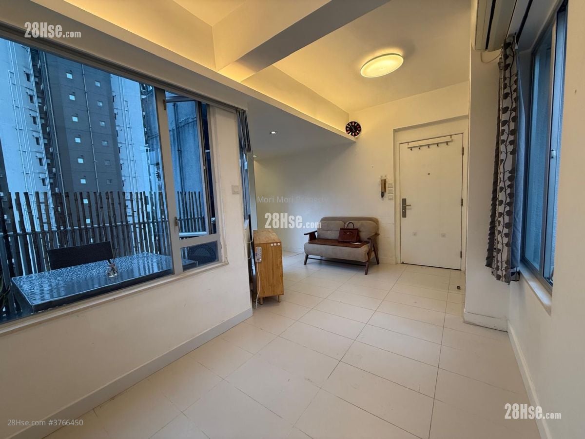 Cheerful Court Rental Studio , 1 Bathroom 256 ft²