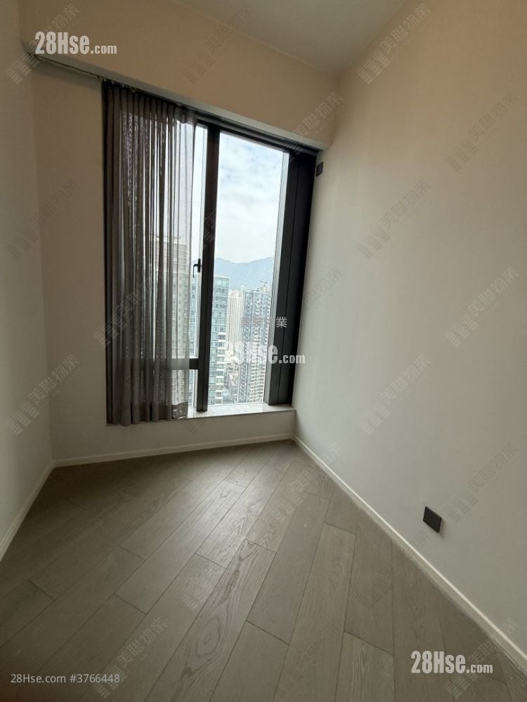 Henley Park Sell 2 Bedrooms 476 ft²