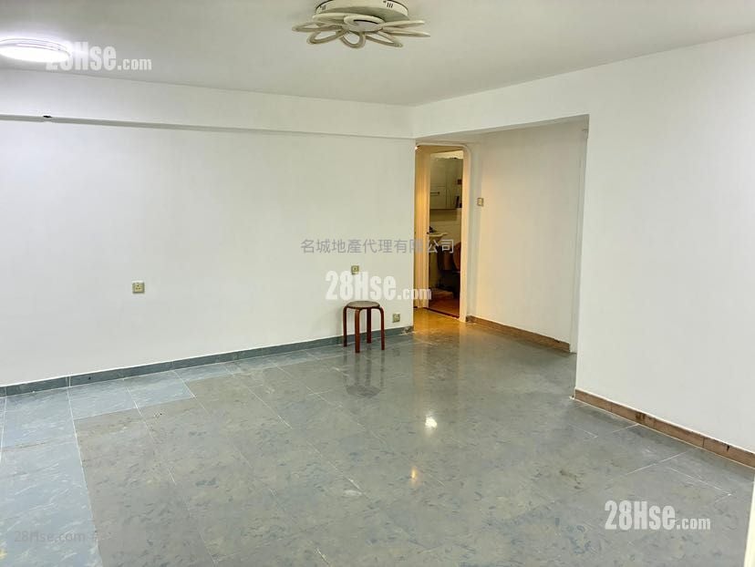 Tai Wai New Village Sell 3 Bedrooms , 1 Bathroom