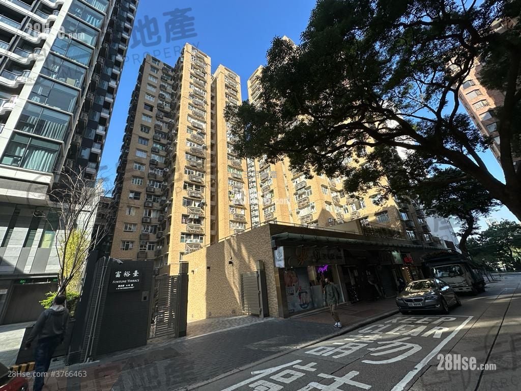 富裕台 售盘 2 房 , 1 浴室 606 平方尺