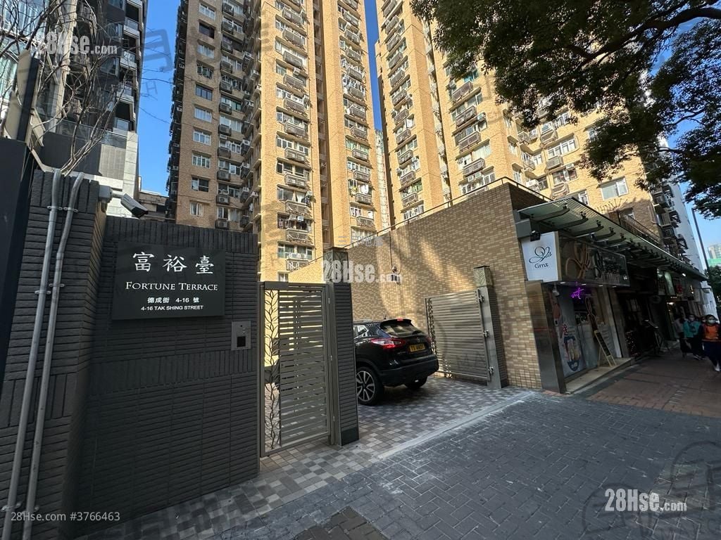 富裕台 售盘 2 房 , 1 浴室 606 平方尺