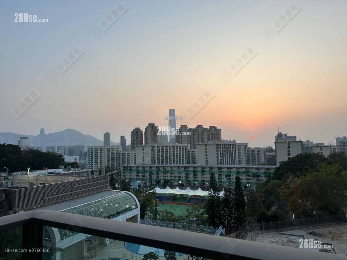 Ultima Sell 3 Bedrooms , 2 Bathrooms 1,066 ft²