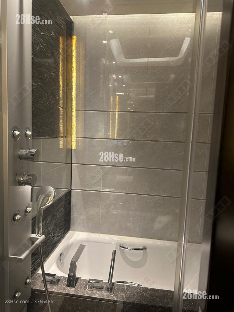 Ultima Sell 3 Bedrooms , 2 Bathrooms 1,066 ft²