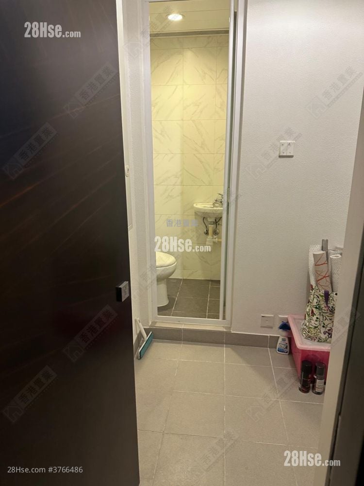 Ultima Sell 3 Bedrooms , 2 Bathrooms 1,066 ft²