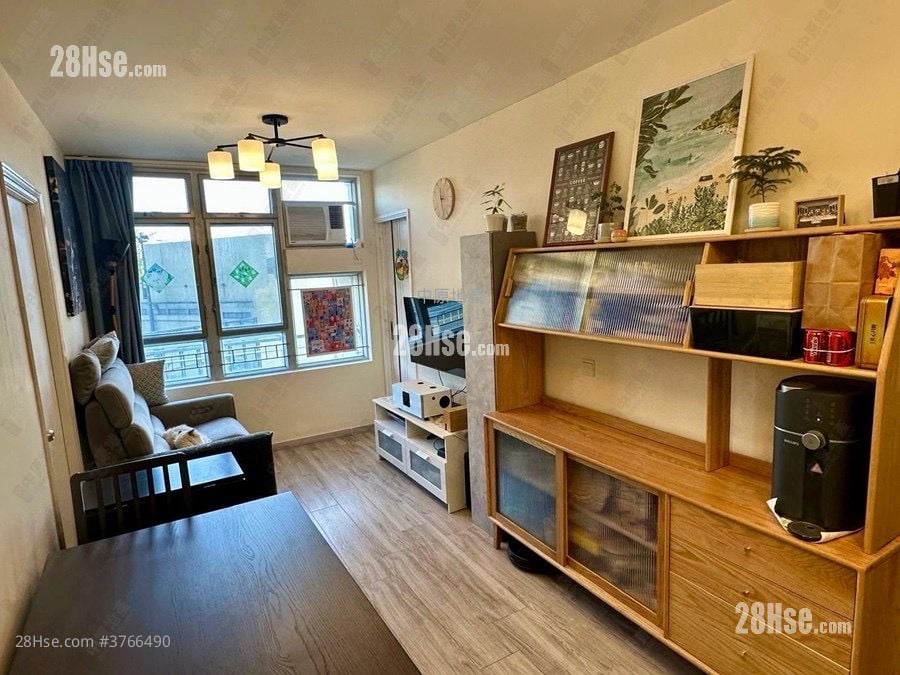 Ping Yan Court Sell 2 Bedrooms 447 ft²