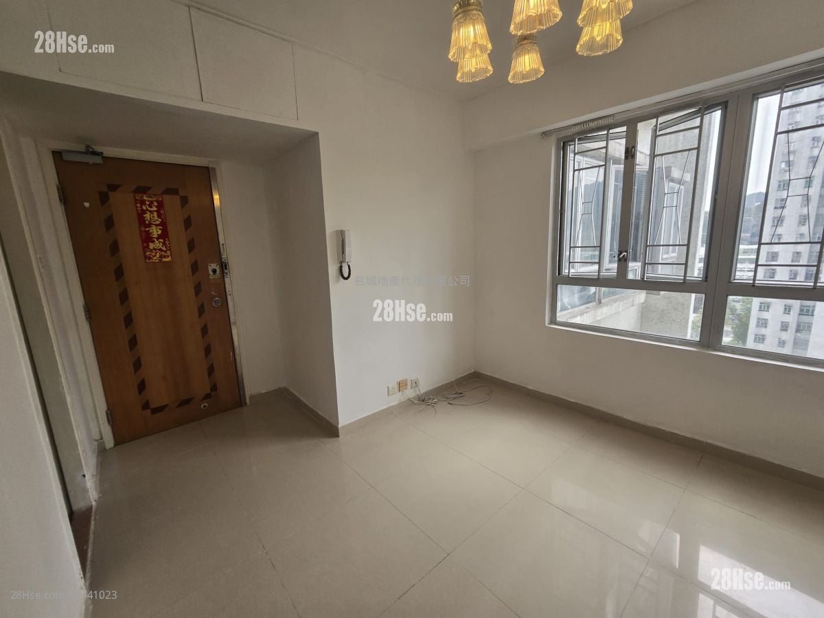 Grandeur Garden Sell 2 Bedrooms , 1 Bathroom 314 ft²