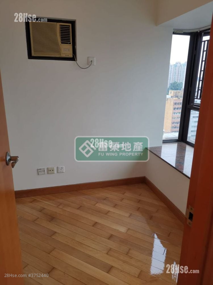 窩打老道8號 售盤 3 房 , 1 浴室 605 平方呎