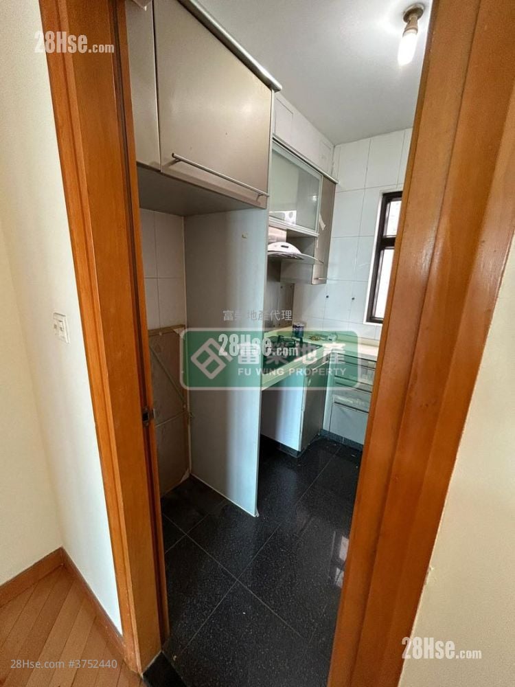 窩打老道8號 售盤 3 房 , 1 浴室 605 平方呎