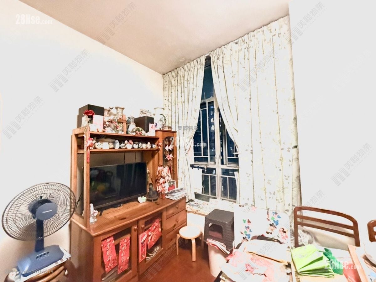 Uptown Plaza Sell 2 Bedrooms , 1 Bathroom 465 ft²