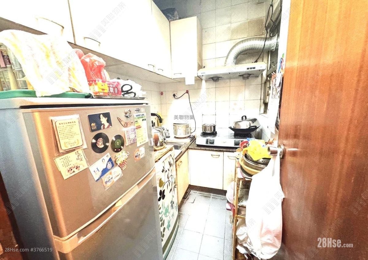 Uptown Plaza Sell 2 Bedrooms , 1 Bathroom 465 ft²