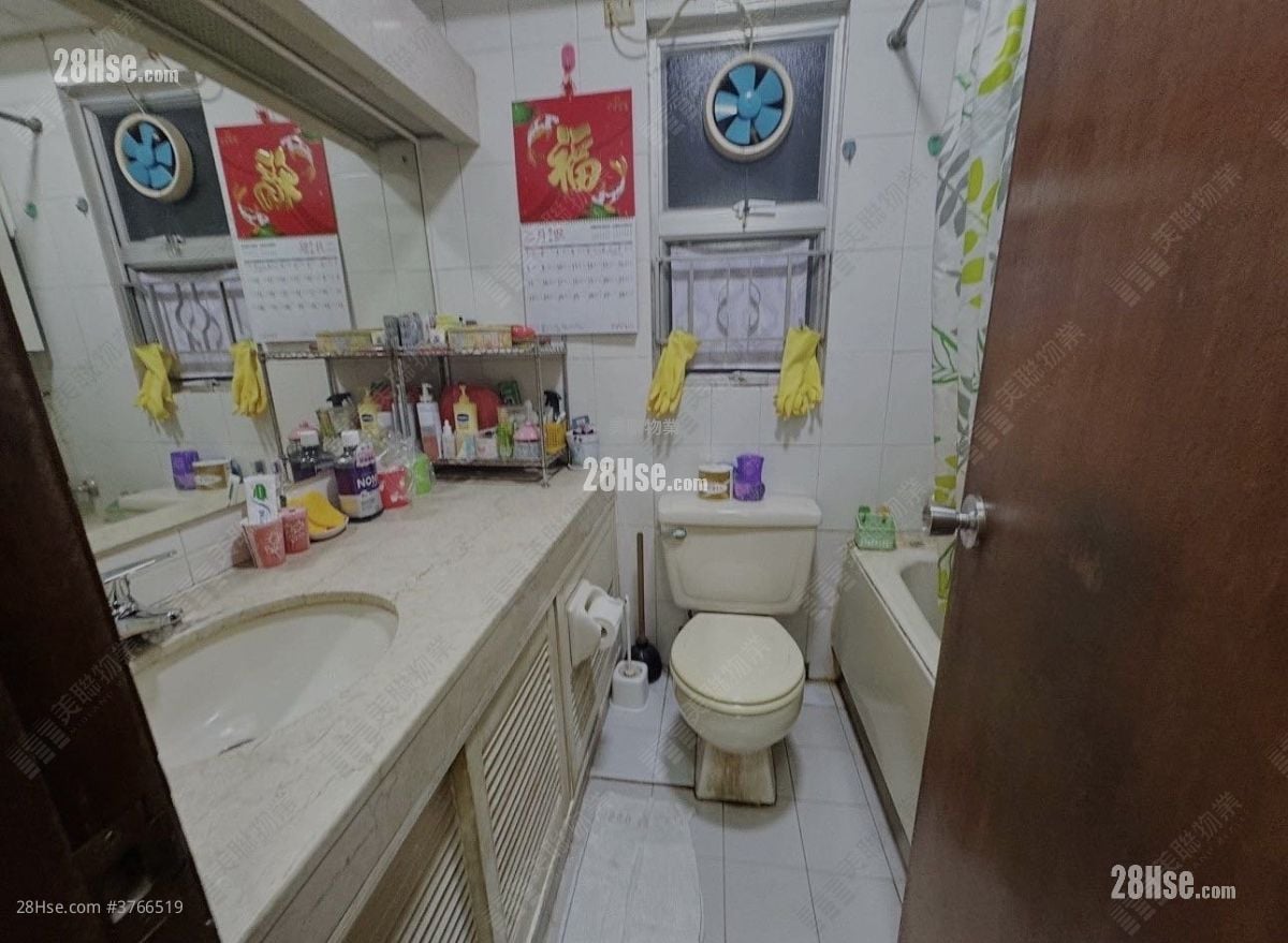 Uptown Plaza Sell 2 Bedrooms , 1 Bathroom 465 ft²