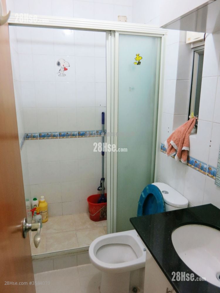 Hiu Lai Court Sell 2 Bedrooms , 1 Bathroom 436 ft²