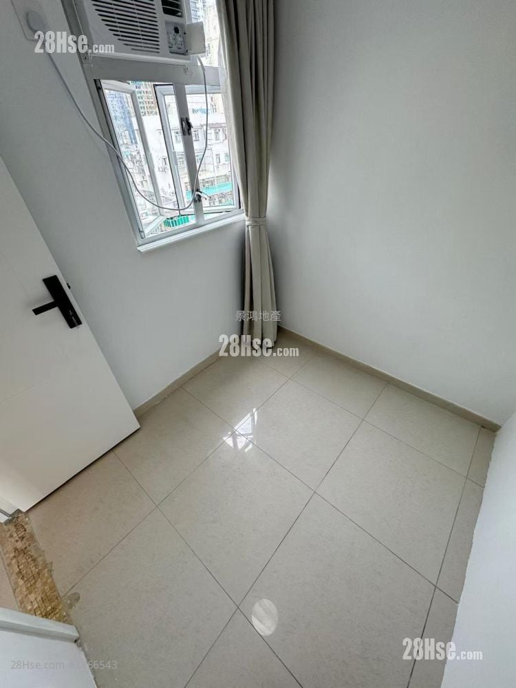 Kai Yee Court Sell 2 Bedrooms , 1 Bathroom 313 ft²