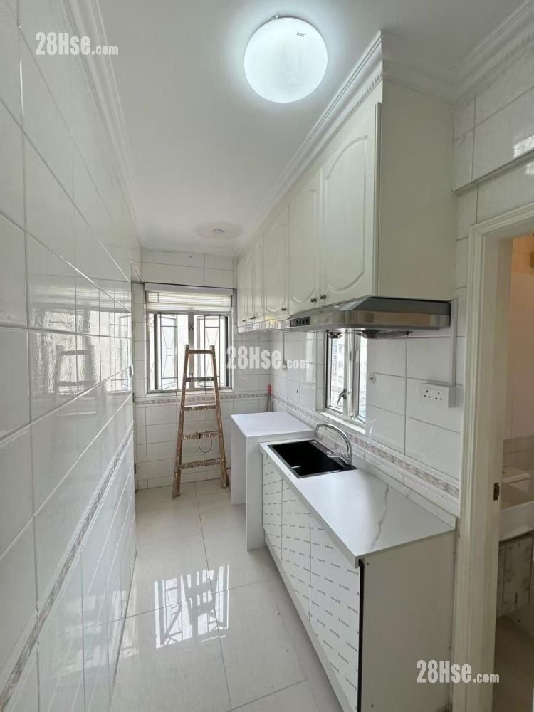 Kai Yee Court Sell 2 Bedrooms , 1 Bathroom 313 ft²