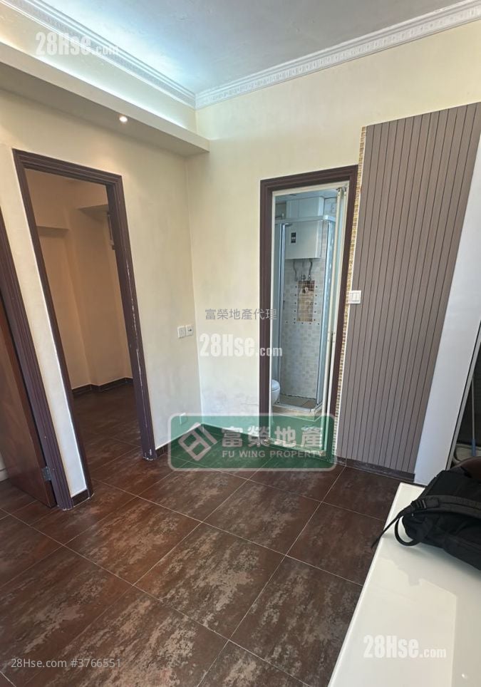 Tenement House Sell 2 Bedrooms , 1 Bathroom 343 ft²