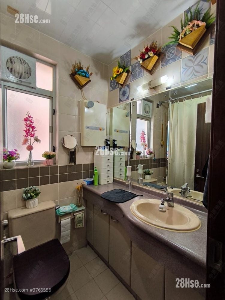 Tin Chung Court Sell 2 Bedrooms 506 ft²