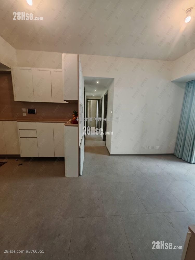 Yoho West Sell 3 Bedrooms 651 ft²