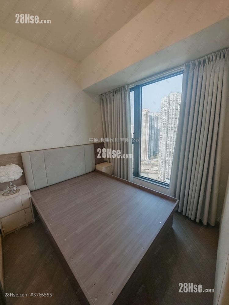 Yoho West Sell 3 Bedrooms 651 ft²