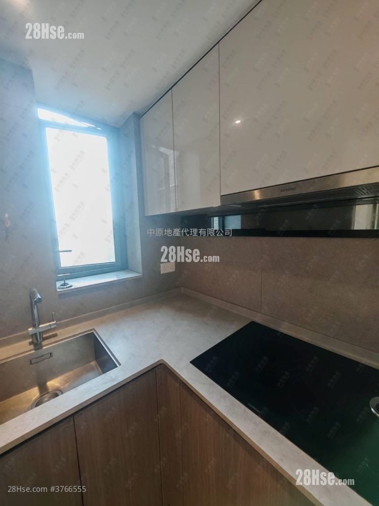 Yoho West Sell 3 Bedrooms 651 ft²