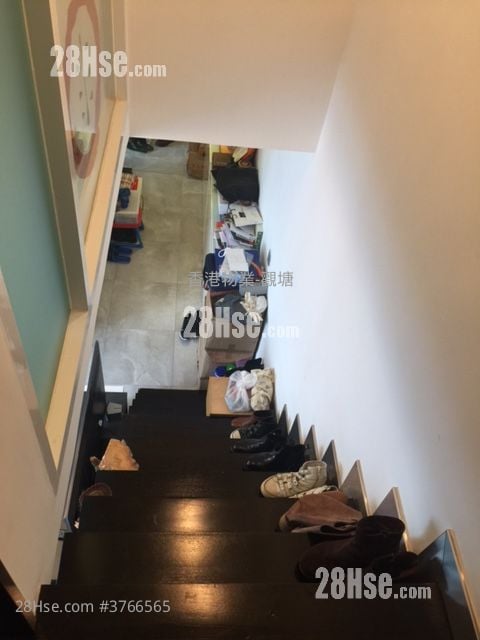 Shun Chi Court Sell 2 Bedrooms , 1 Bathroom 645 ft²