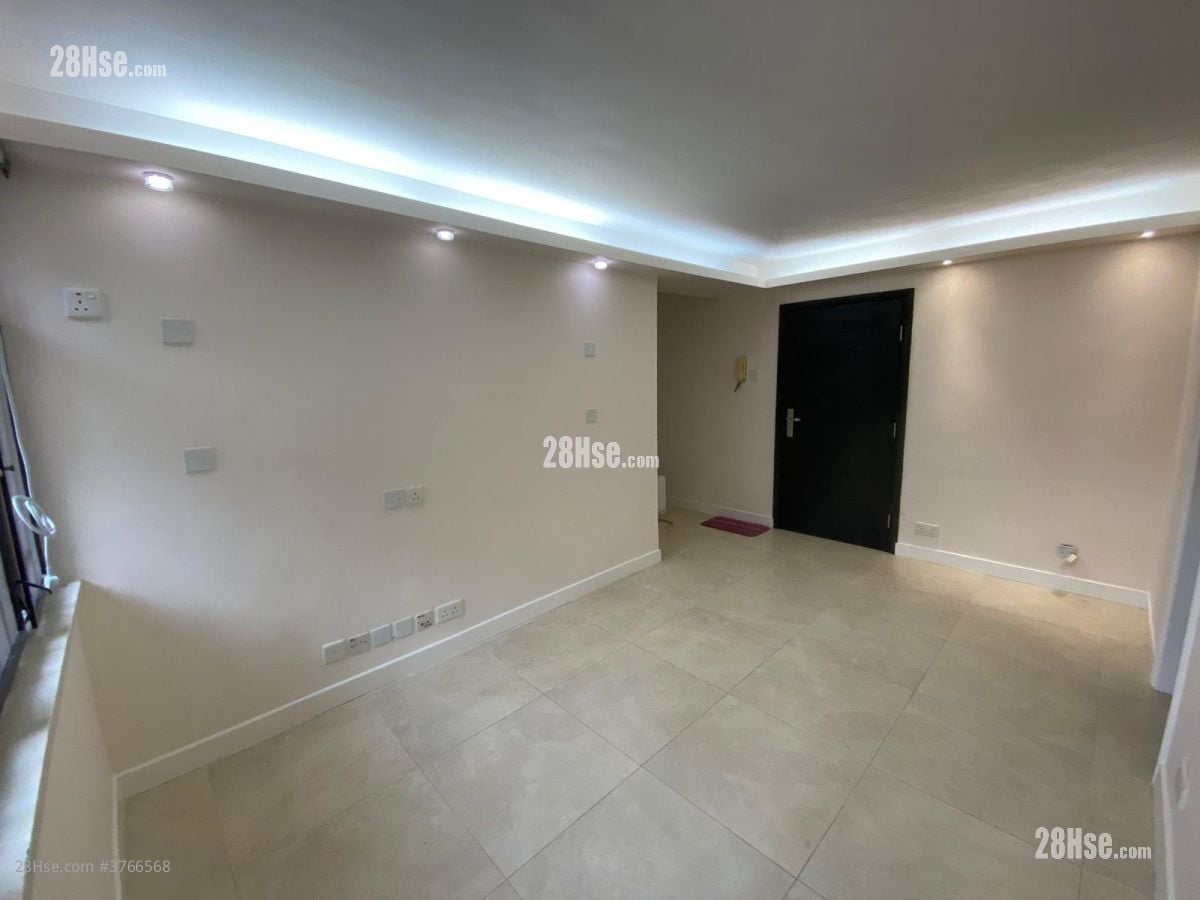 Tsui Yiu Court Sell 2 Bedrooms , 1 Bathroom 452 ft²
