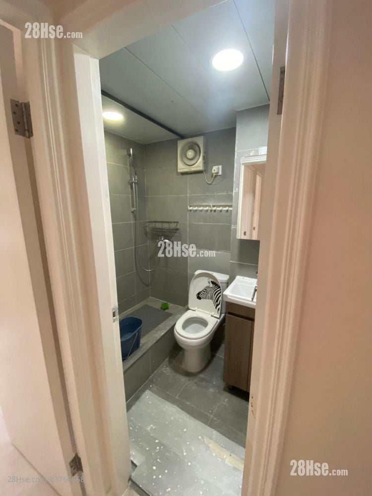 Tsui Yiu Court Sell 2 Bedrooms , 1 Bathroom 452 ft²