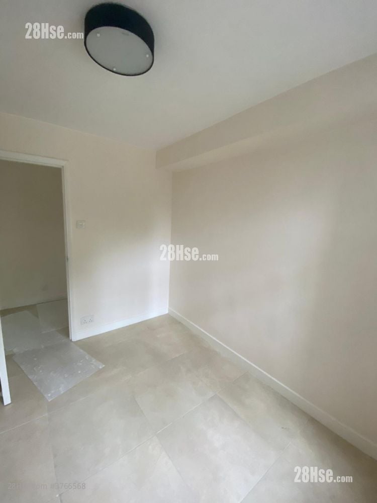 Tsui Yiu Court Sell 2 Bedrooms , 1 Bathroom 452 ft²
