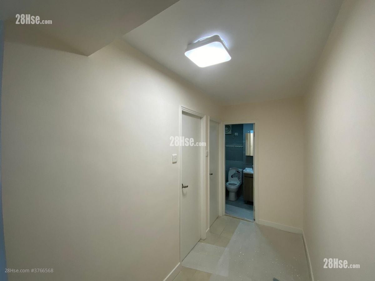 Tsui Yiu Court Sell 2 Bedrooms , 1 Bathroom 452 ft²