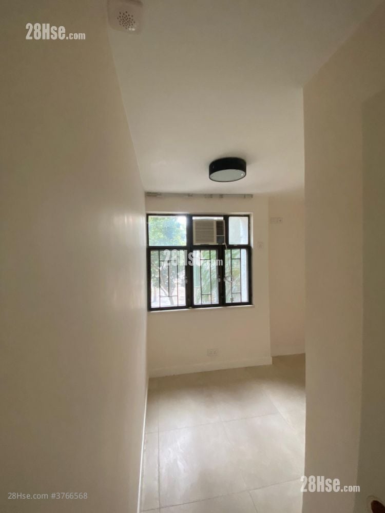 Tsui Yiu Court Sell 2 Bedrooms , 1 Bathroom 452 ft²