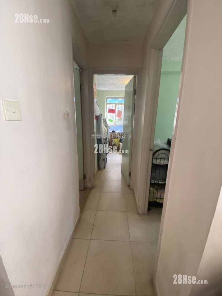Ka Wai Chuen Sell 2 Bedrooms , 1 Bathroom