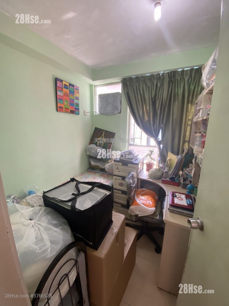 Ka Wai Chuen Sell 2 Bedrooms , 1 Bathroom