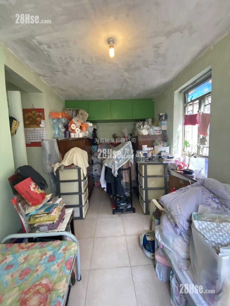 Ka Wai Chuen Sell 2 Bedrooms , 1 Bathroom
