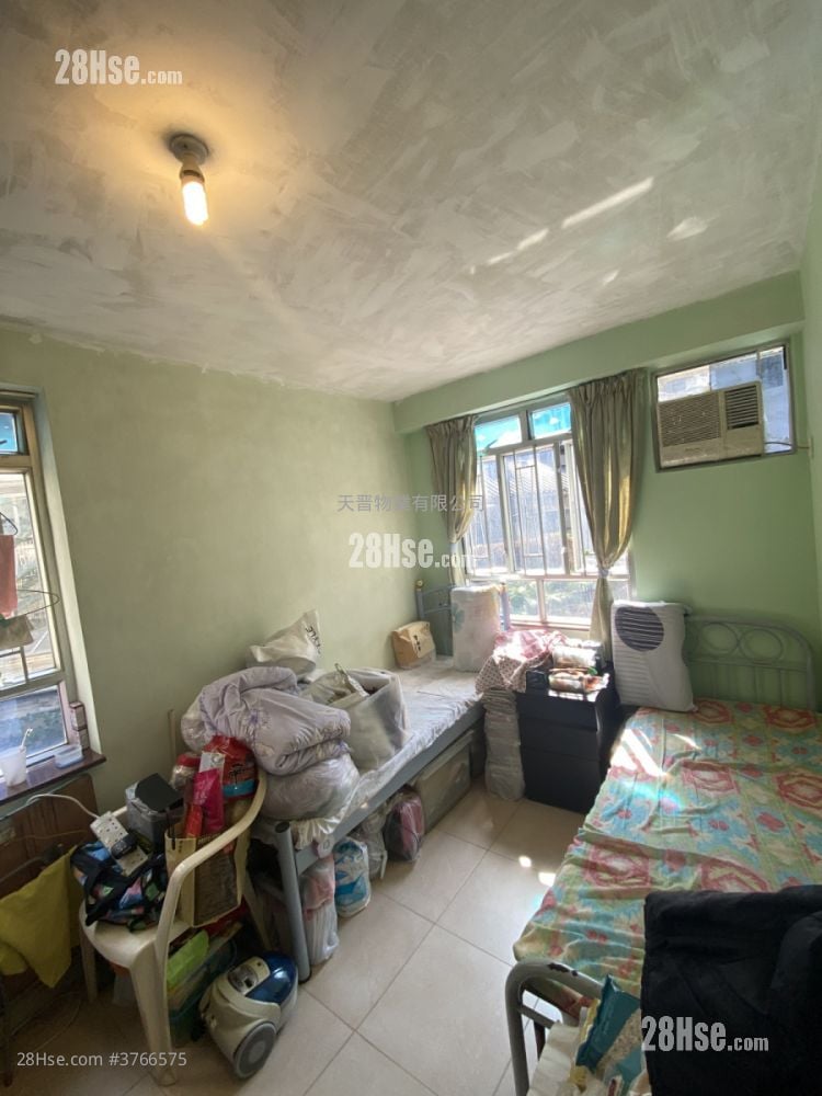 Ka Wai Chuen Sell 2 Bedrooms , 1 Bathroom