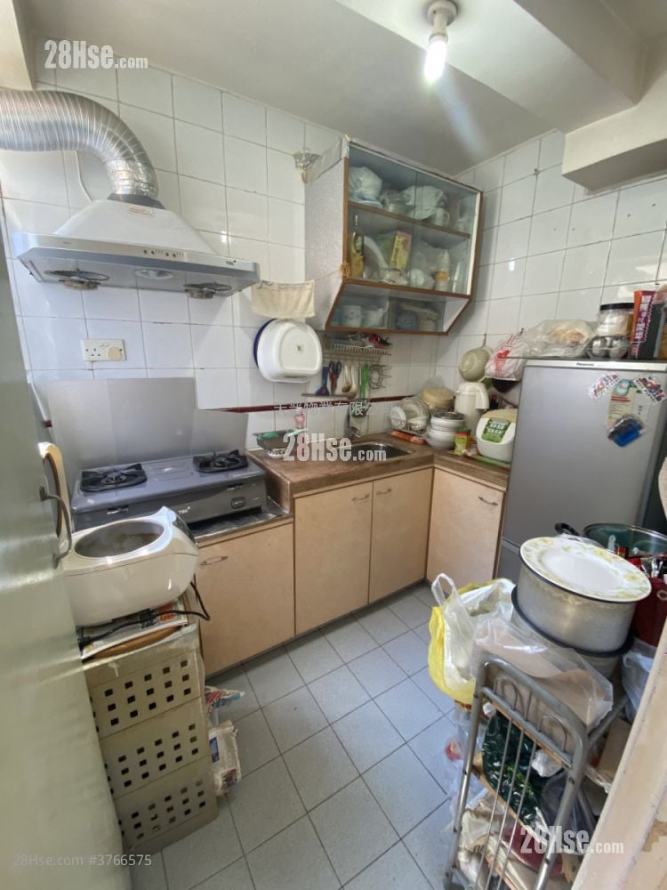 Ka Wai Chuen Sell 2 Bedrooms , 1 Bathroom