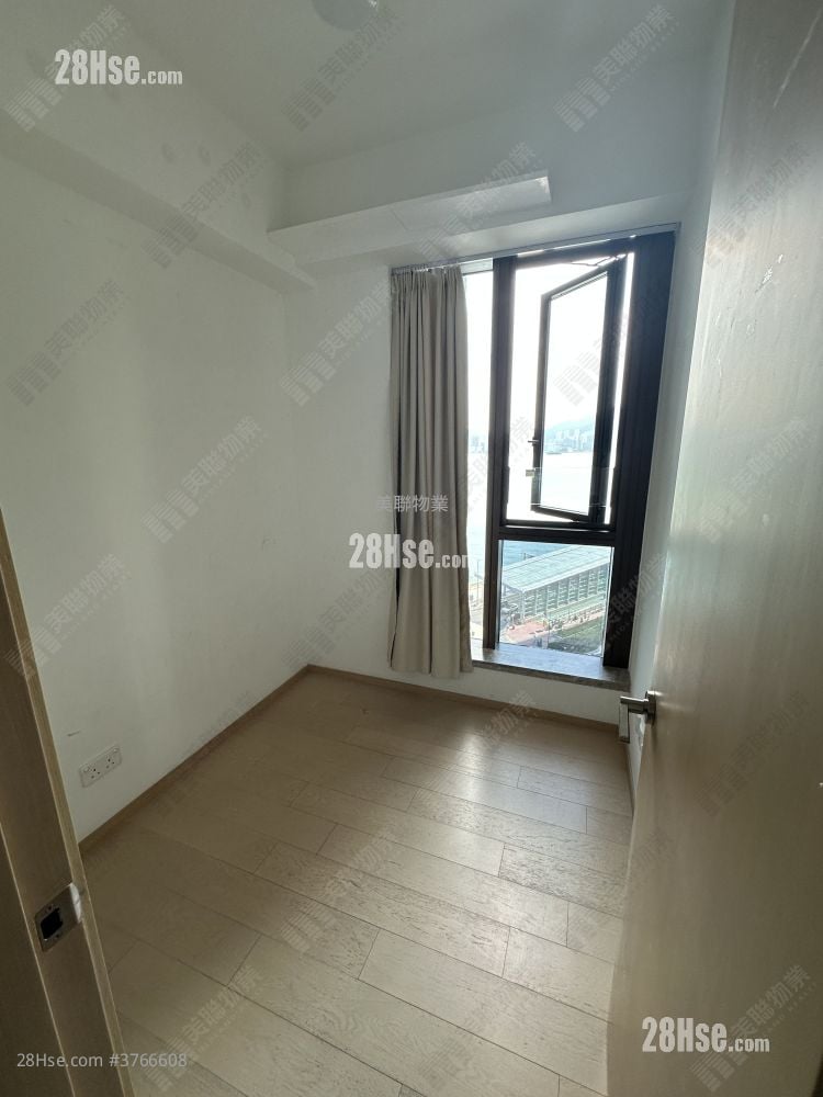 Lp6 Sell 3 Bedrooms , 2 Bathrooms 906 ft²