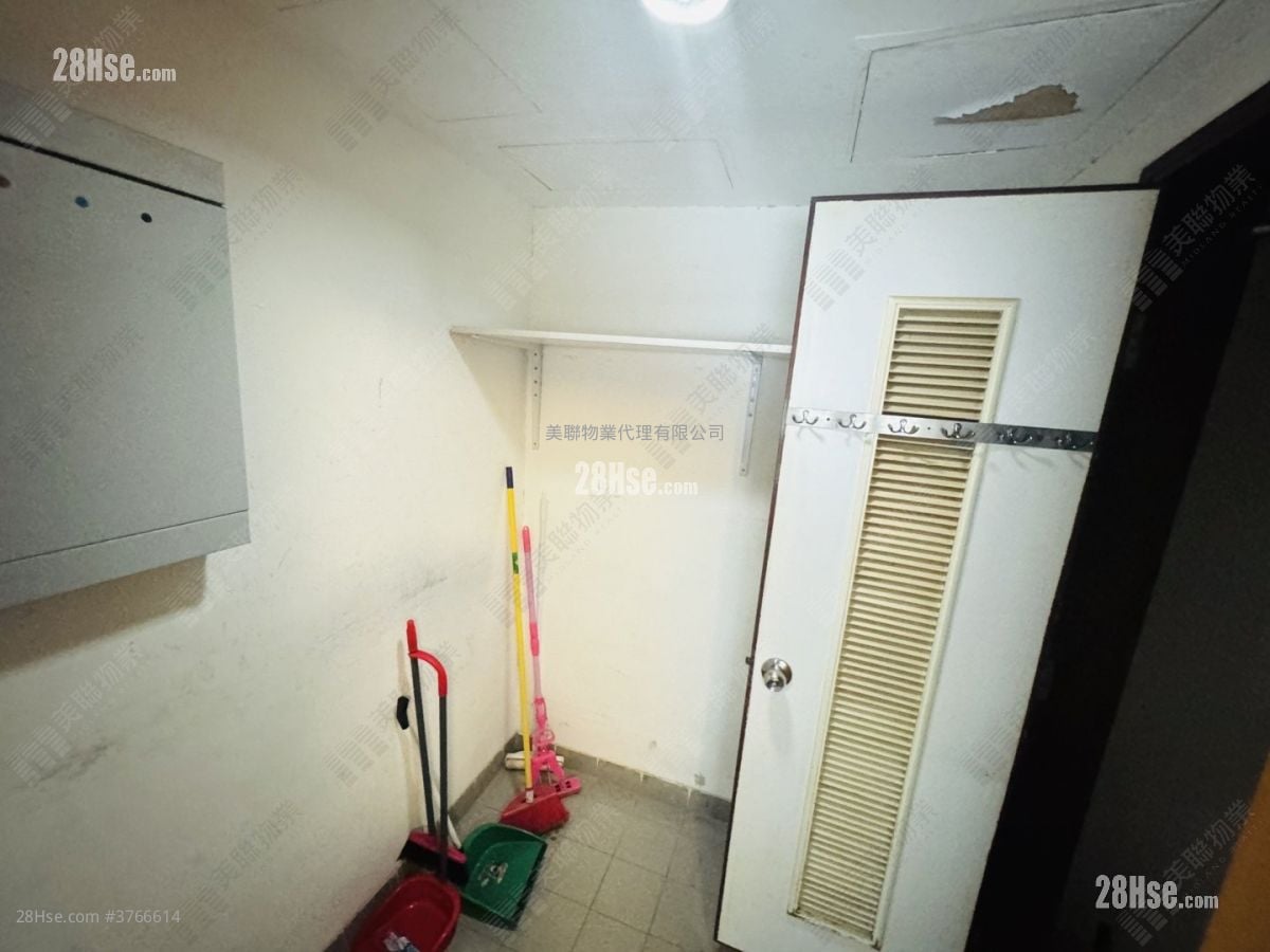 Royal Peninsula Sell 3 Bedrooms , 2 Bathrooms 962 ft²