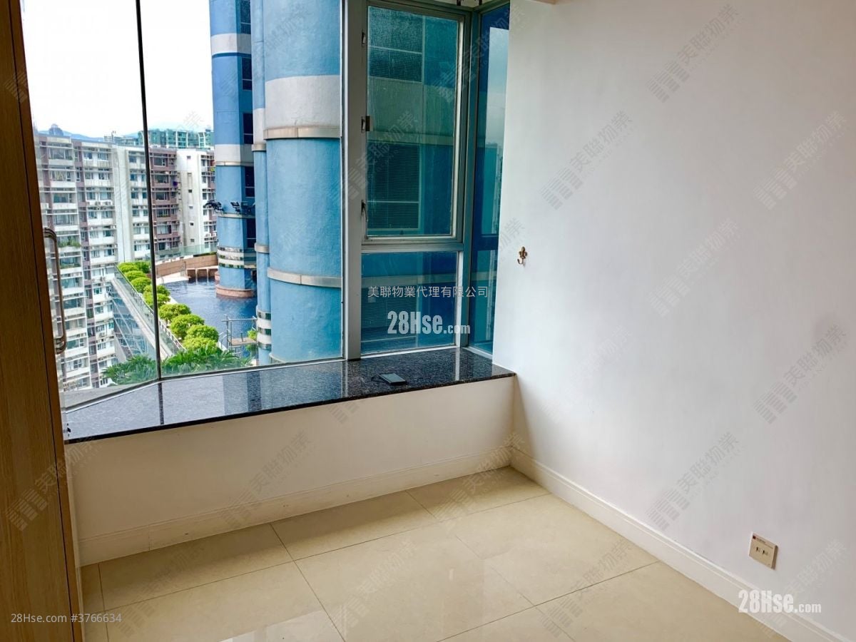 Harbourfront Landmark Sell 3 Bedrooms , 2 Bathrooms 1,479 ft²