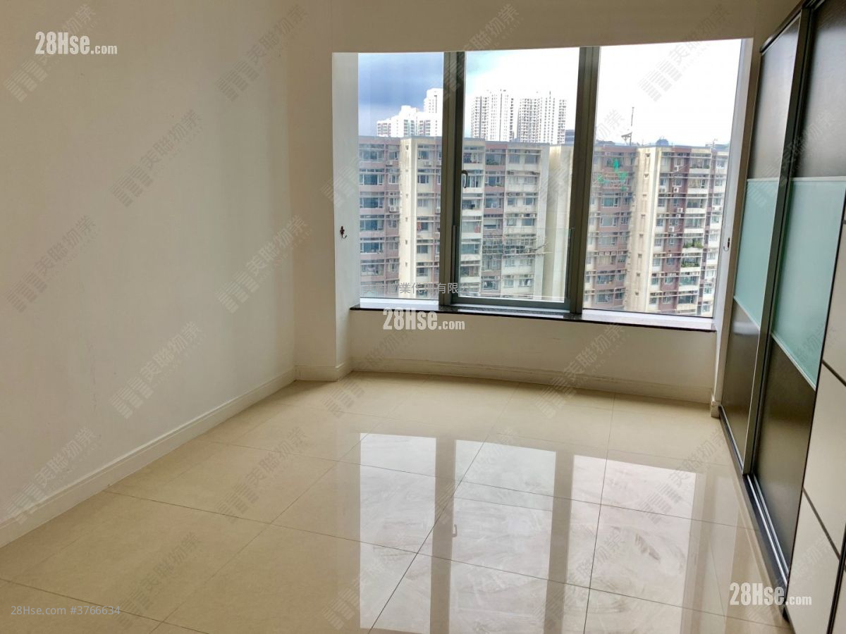 Harbourfront Landmark Sell 3 Bedrooms , 2 Bathrooms 1,479 ft²