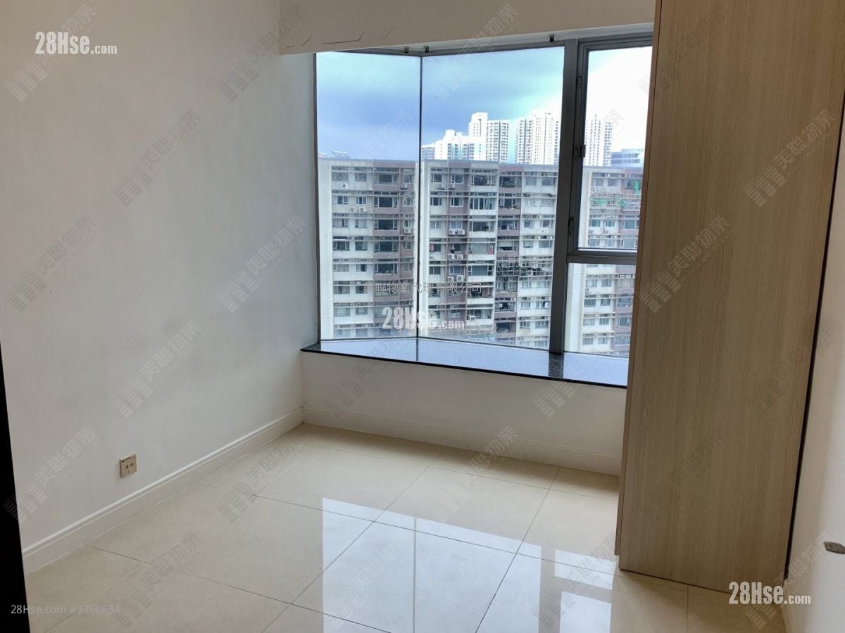 Harbourfront Landmark Sell 3 Bedrooms , 2 Bathrooms 1,479 ft²