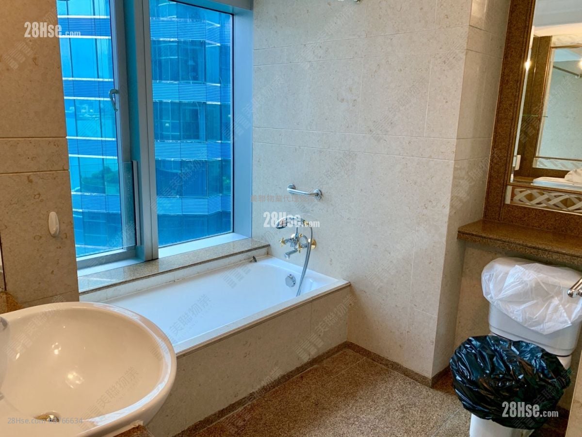 Harbourfront Landmark Sell 3 Bedrooms , 2 Bathrooms 1,479 ft²