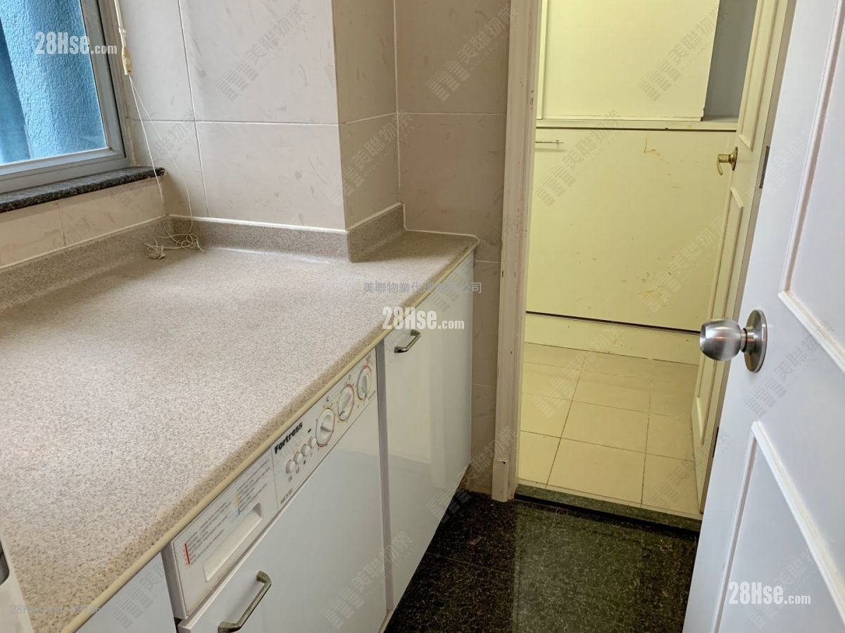 Harbourfront Landmark Sell 3 Bedrooms , 2 Bathrooms 1,479 ft²