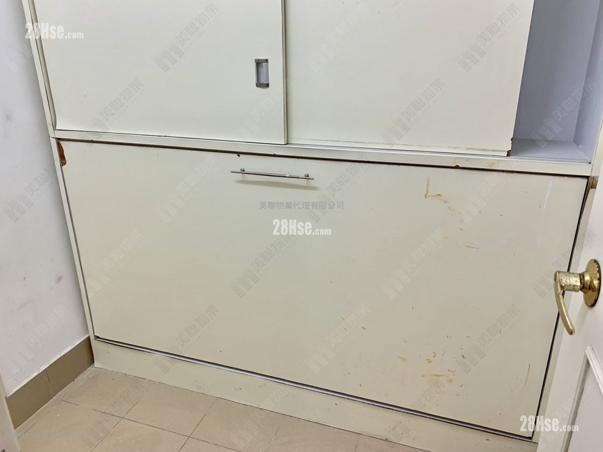 Harbourfront Landmark Sell 3 Bedrooms , 2 Bathrooms 1,479 ft²