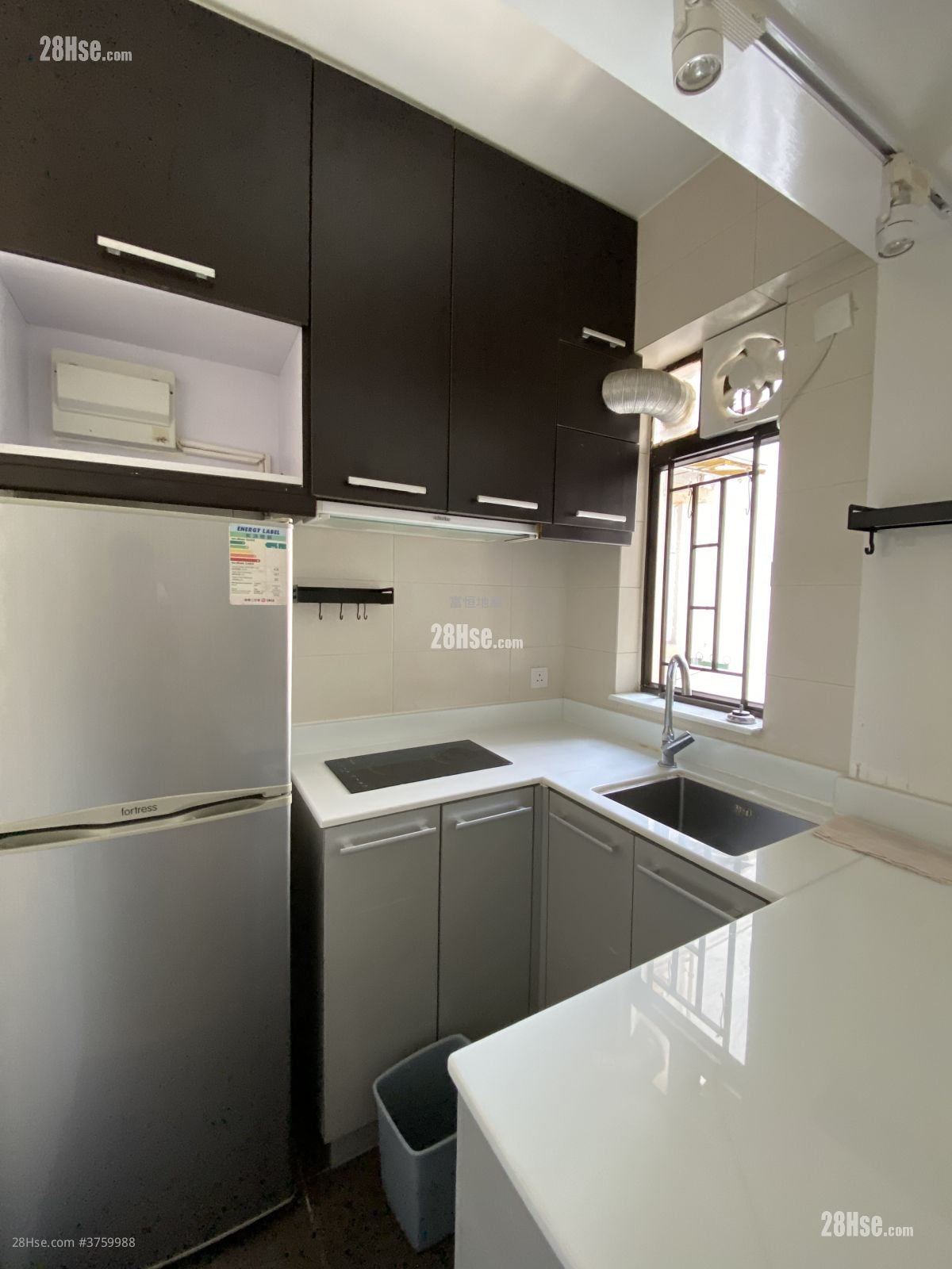 Fortune Building Sell 2 Bedrooms , 1 Bathroom 313 ft²