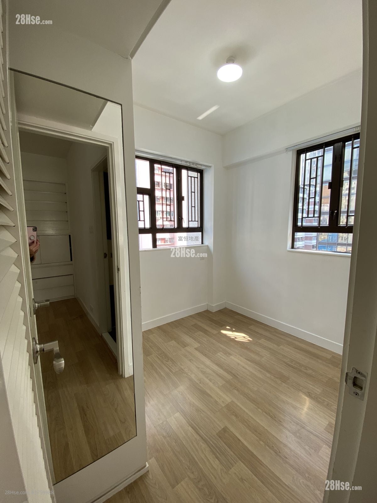 Fortune Building Sell 2 Bedrooms , 1 Bathroom 313 ft²