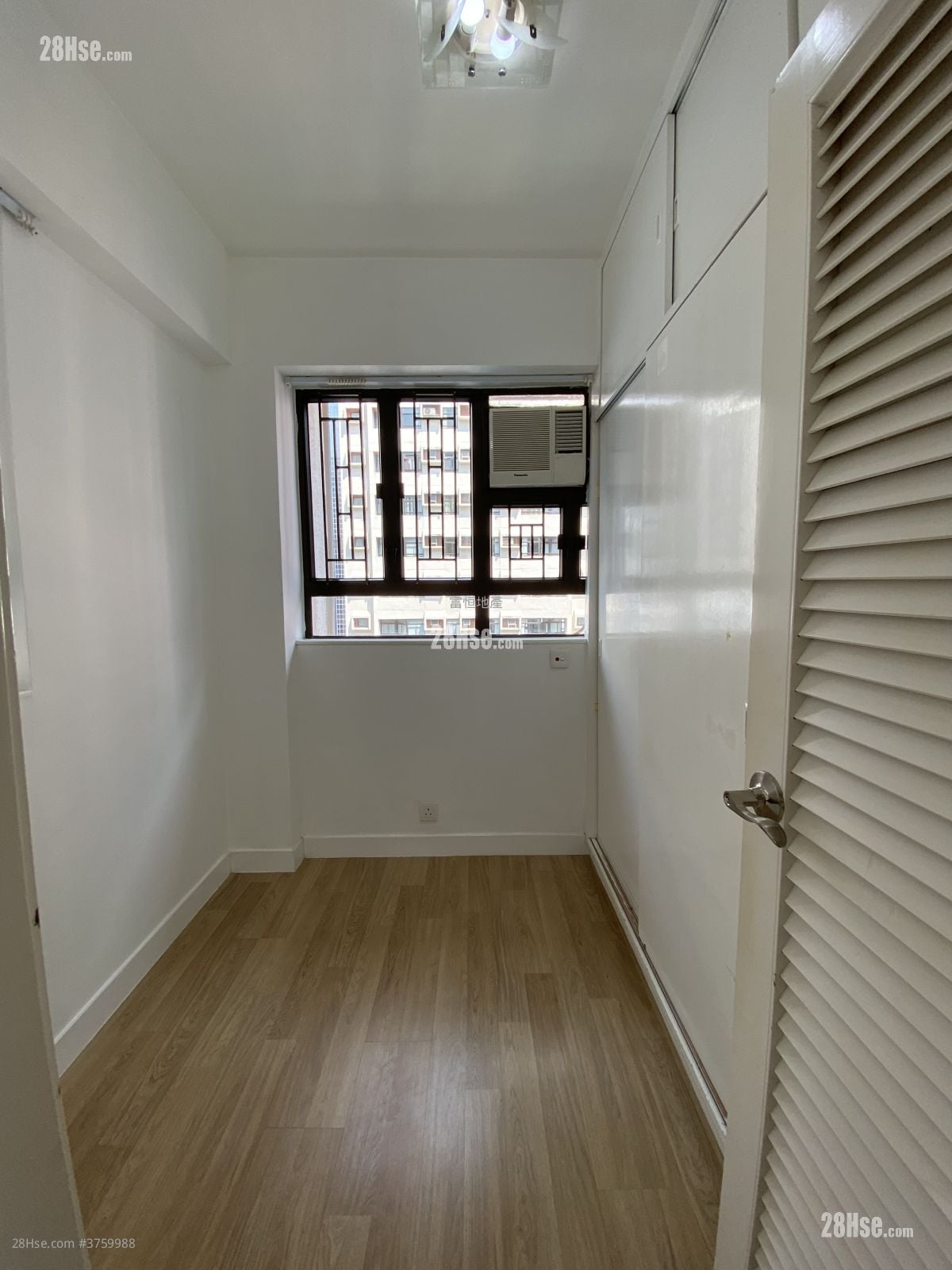 Fortune Building Sell 2 Bedrooms , 1 Bathroom 313 ft²