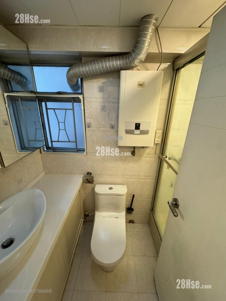 Charming Garden Sell 3 Bedrooms , 2 Bathrooms 592 ft²