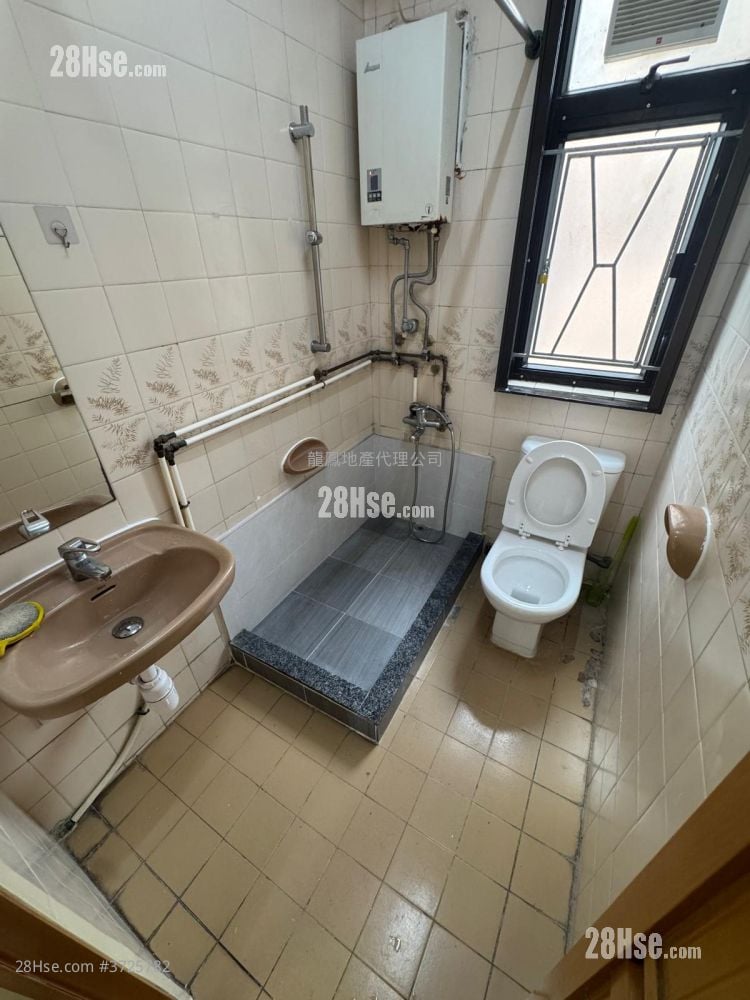 兴基大厦 租盘 2 房 354 平方尺