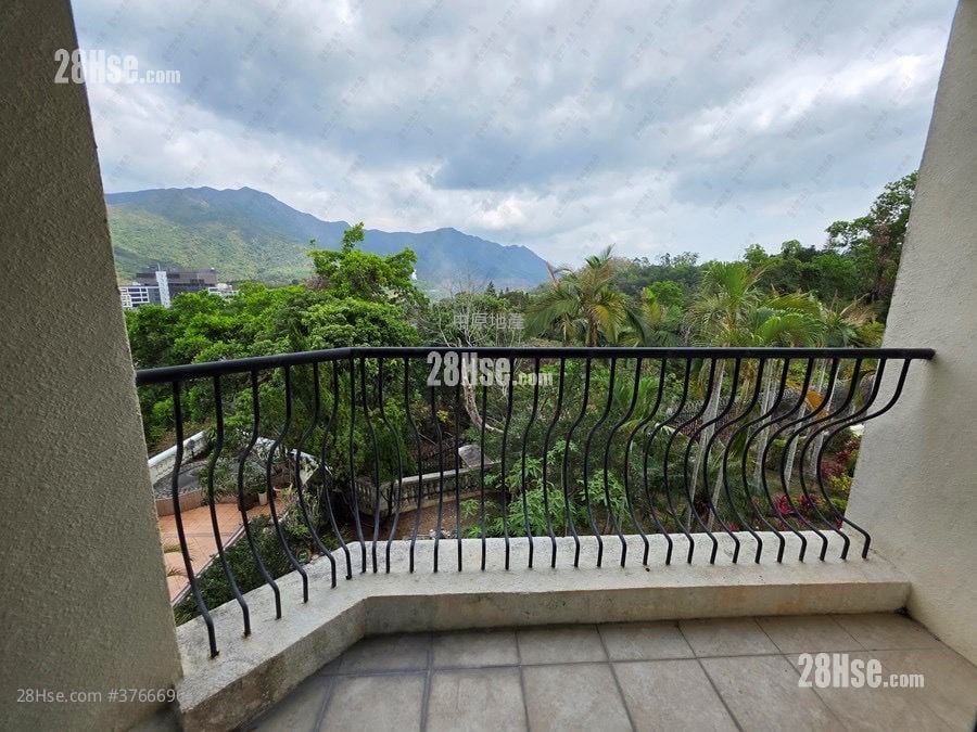 倚龙山庄 售盘 3 房 1,551 平方尺