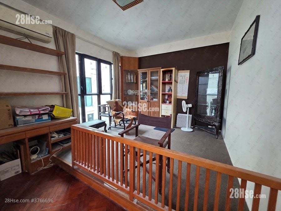 倚龙山庄 售盘 3 房 1,551 平方尺