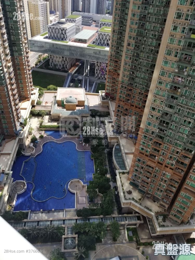 Metro Town Sell 3 Bedrooms 594 ft²